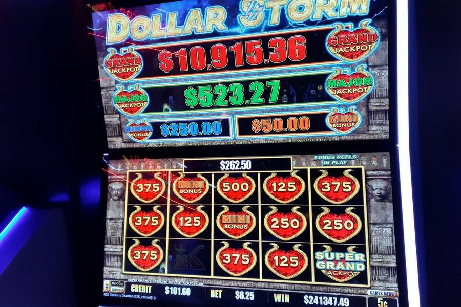 WINNING DAY AT THE CASINO! DOLLAR STORM, CASH EXPRESS TRAINS